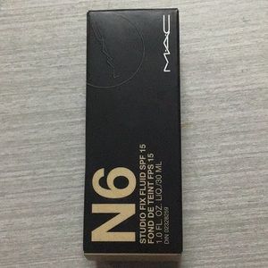 NIB Mac Studio fix fluid spf 15